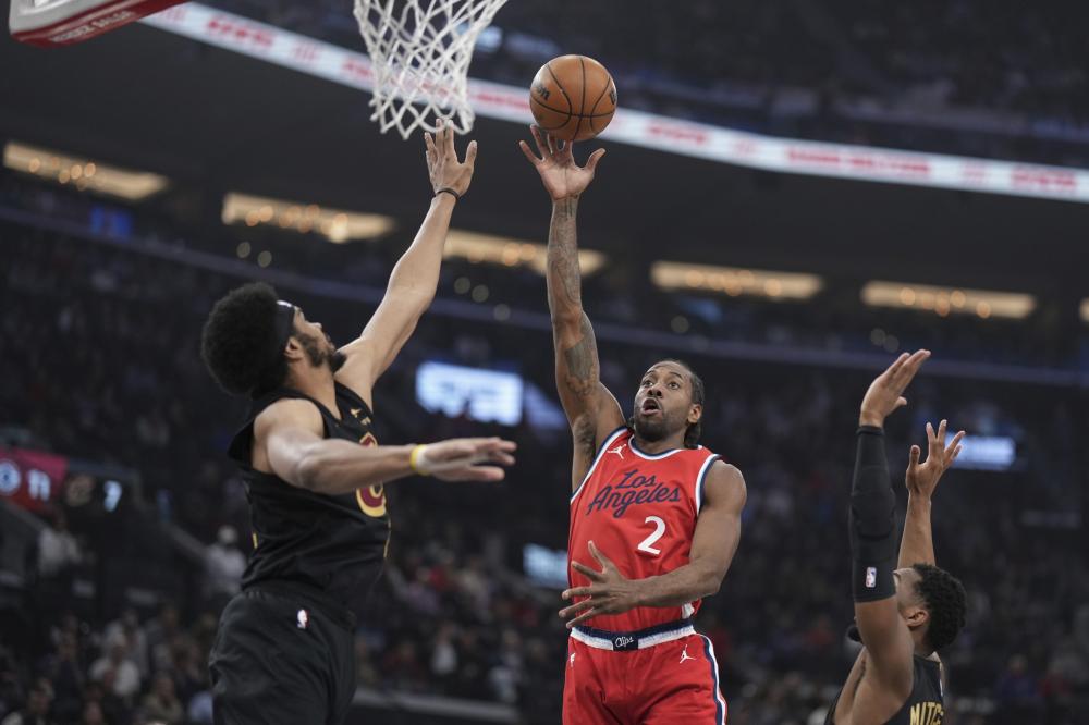 她以敏锐的 她以敏锐的