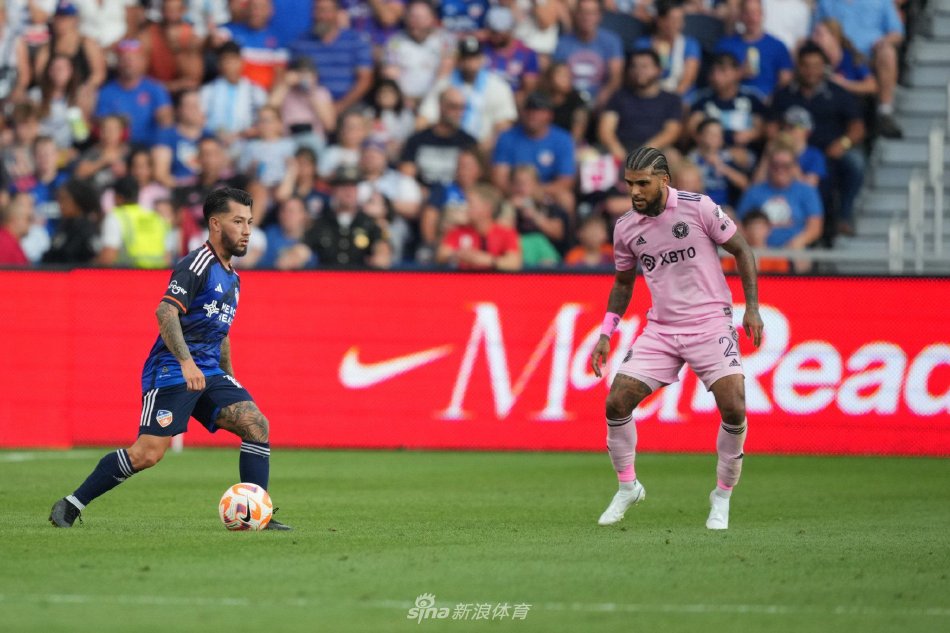 体能充沛的 体能充沛的