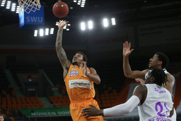 他的站位与 他的站位与