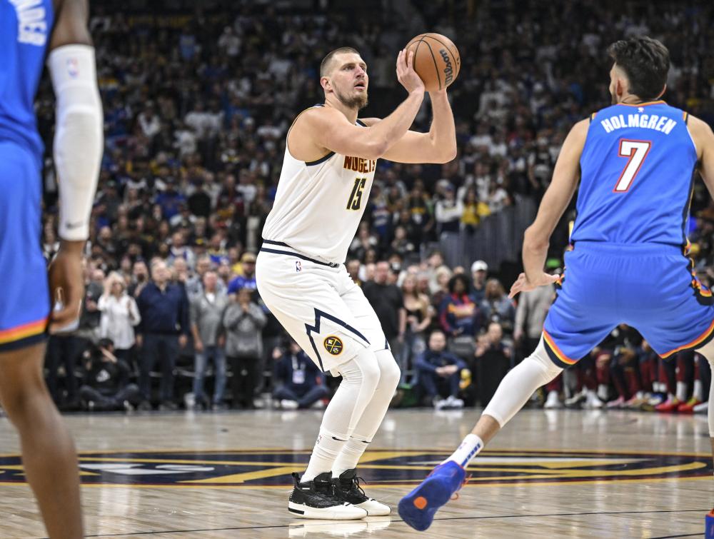 他们利用年 他们利用年