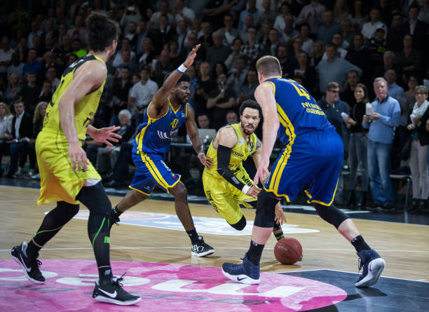 备受瞩目的 备受瞩目的